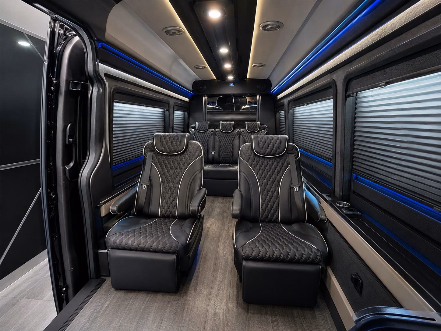 find the perfect transportation for your next airport transfer 1